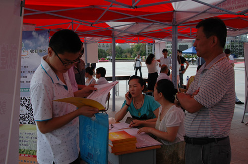 筑巢引鳳，吸納人才 敦煌種業(yè)參加酒泉市人社局組織的大型人才招聘會