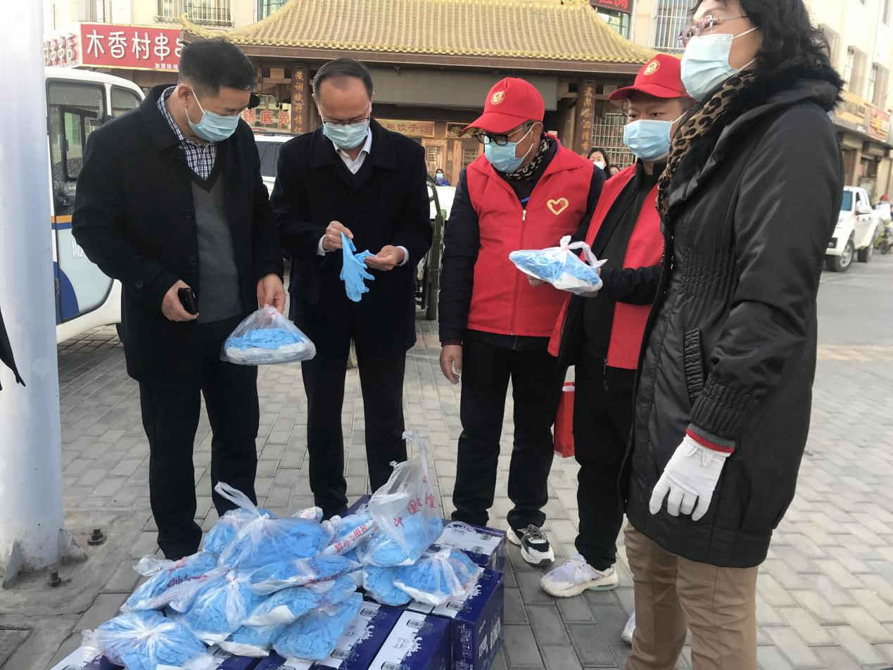 馬宗海看望慰問(wèn)疫情防控一線黨員職工