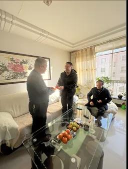 春節(jié)前夕酒泉市國資委領導看望慰問敦煌種業(yè)老干部老黨員、困難職工